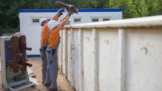 Einwerfen_Container